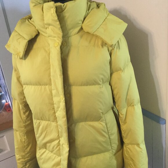 Lululemon goose down puffer style jacket, yellow in color excellent shape size 4 - Picture 2 of 8